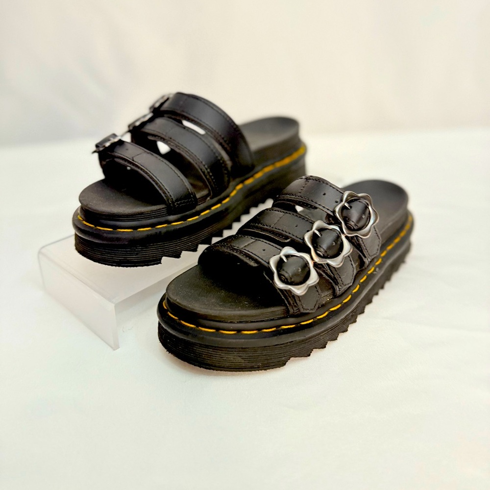 Dr. Martens Blaire Flower Buckle Sandals – Size 6 / EU 37 – Rare
